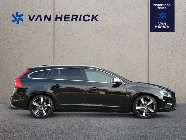 Volvo V60 view 3