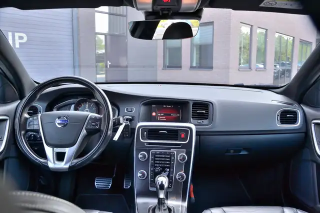 Volvo V60 view 10