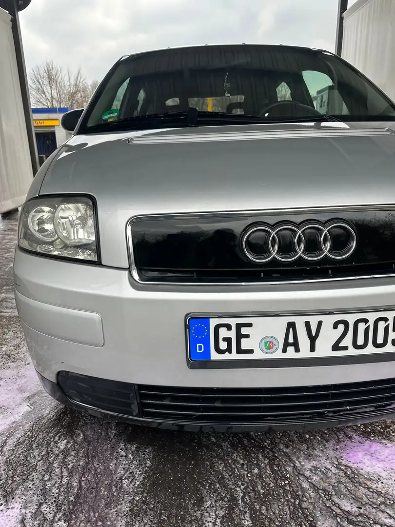 Audi A2 1.4 Srebrny - 2