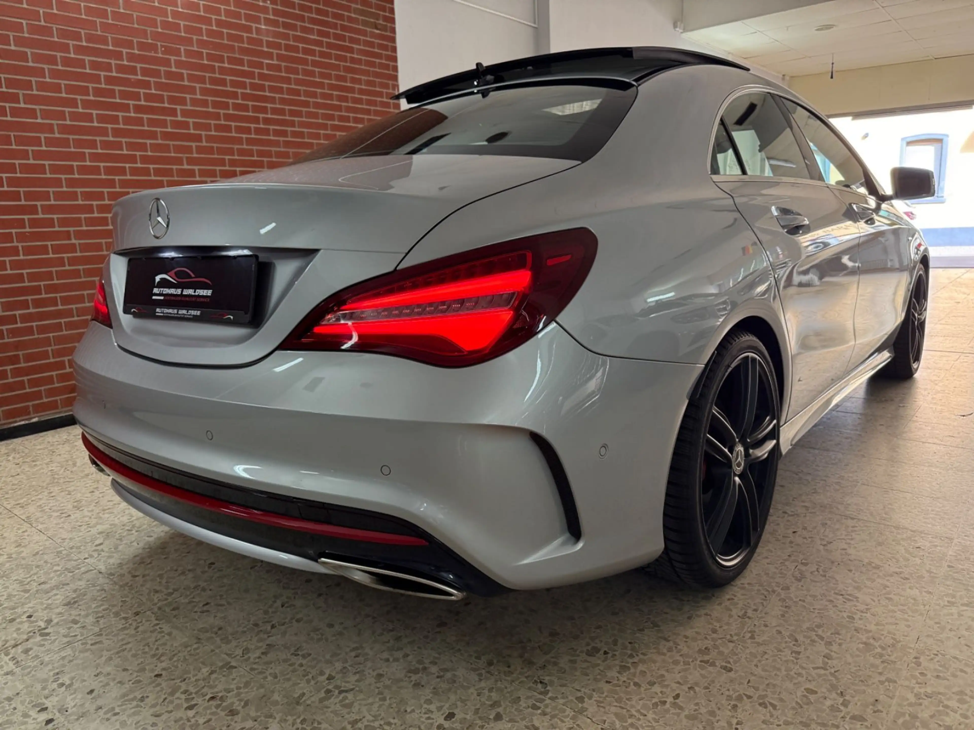 Mercedes-Benz CLA 250 4Matic*Panorama-Dach*R-Kamera* MB Serv* — photo 6