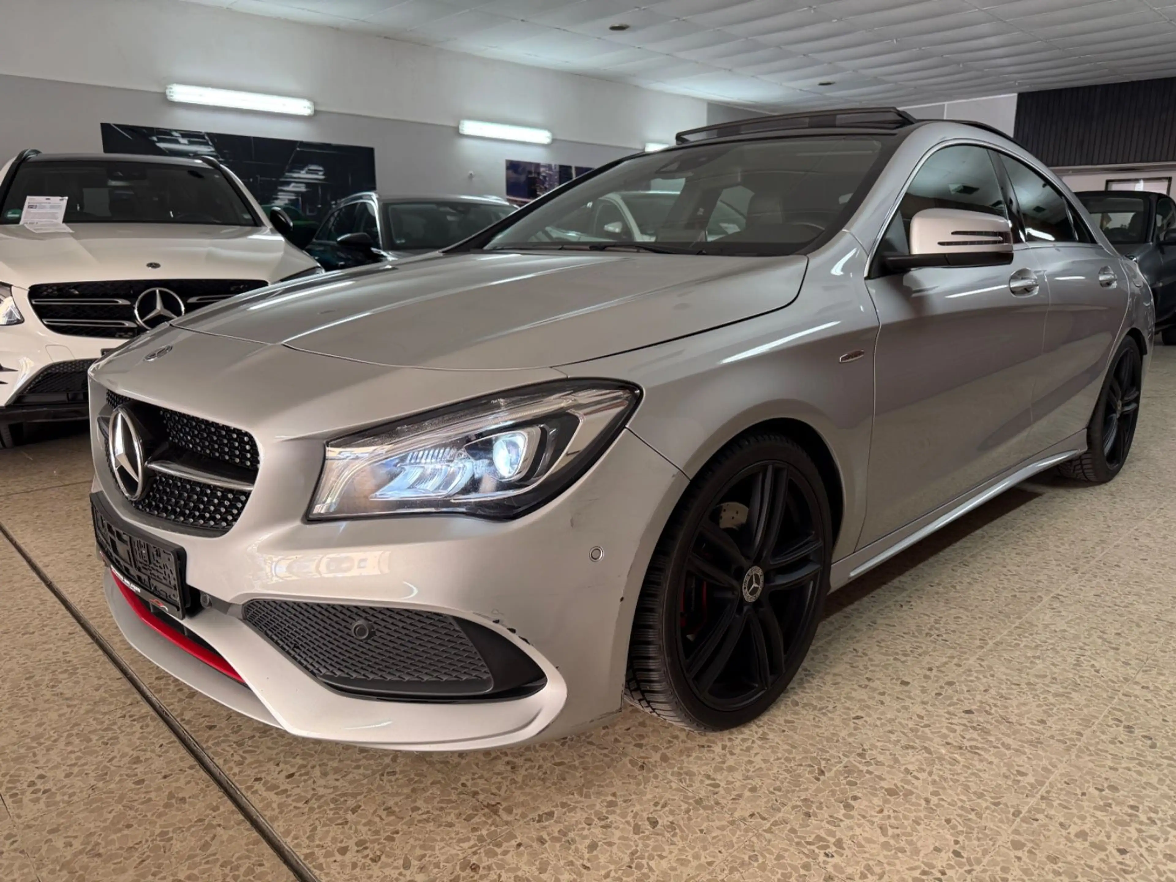 Mercedes-Benz CLA 250 4Matic*Panorama-Dach*R-Kamera* MB Serv* — photo 3