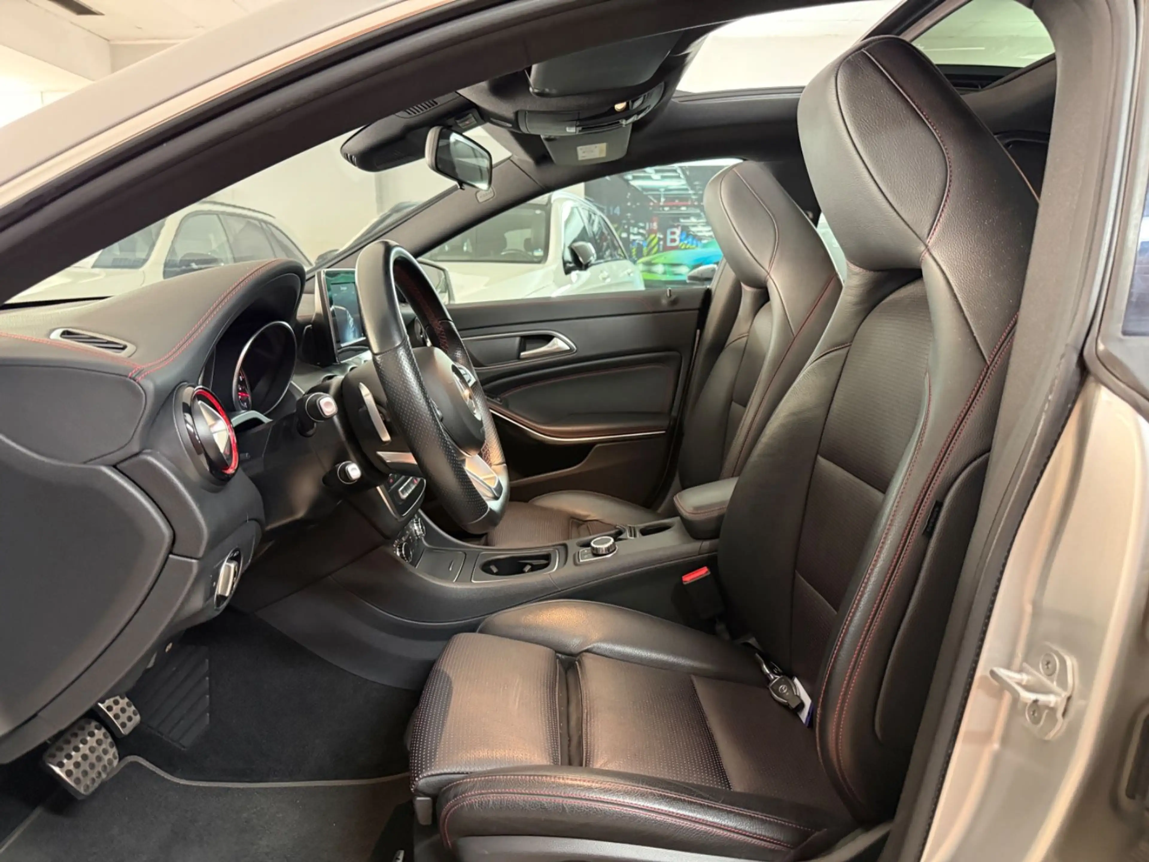 Mercedes-Benz CLA 250 4Matic*Panorama-Dach*R-Kamera* MB Serv* — photo 11