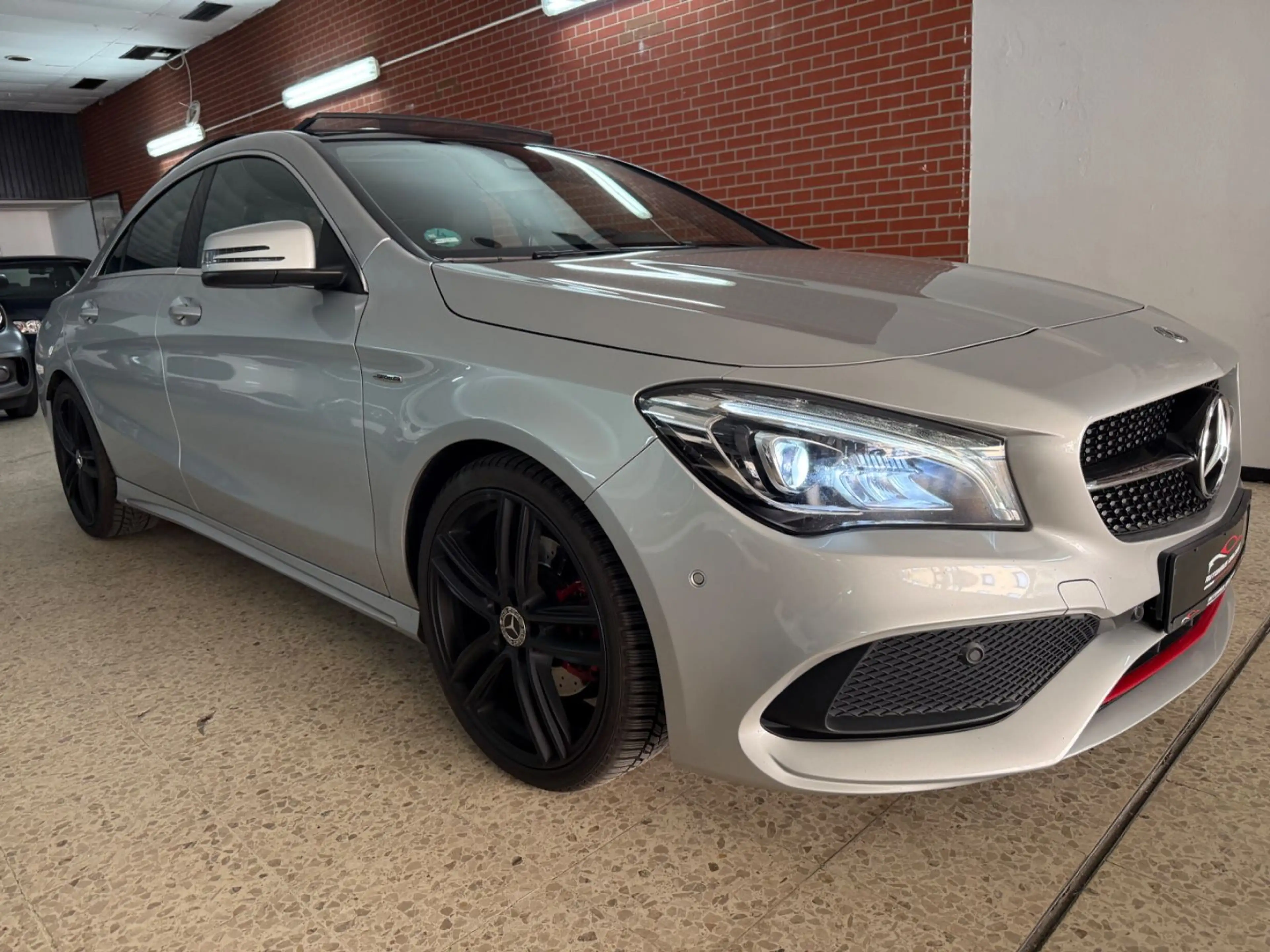 Mercedes-Benz CLA 250 4Matic*Panorama-Dach*R-Kamera* MB Serv* — photo 4