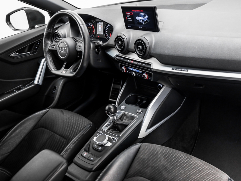 Audi Q2 quattro sport 2.0 TFSI S line Navi AHK LED — photo 14