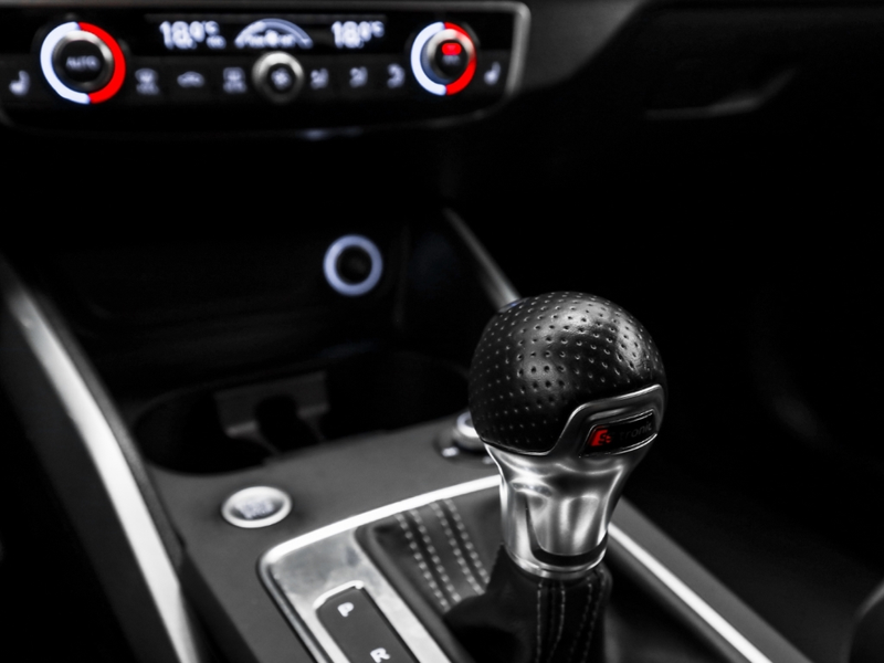 Audi Q2 quattro sport 2.0 TFSI S line Navi AHK LED — photo 13