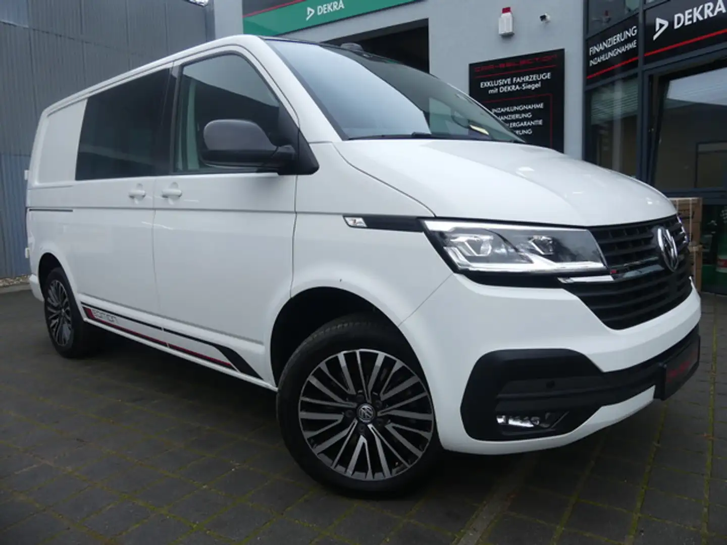 Volkswagen T6.1 Transporter Kasten 2.0 TDI 4MOT ACC/LED/KAM Weiß - 1