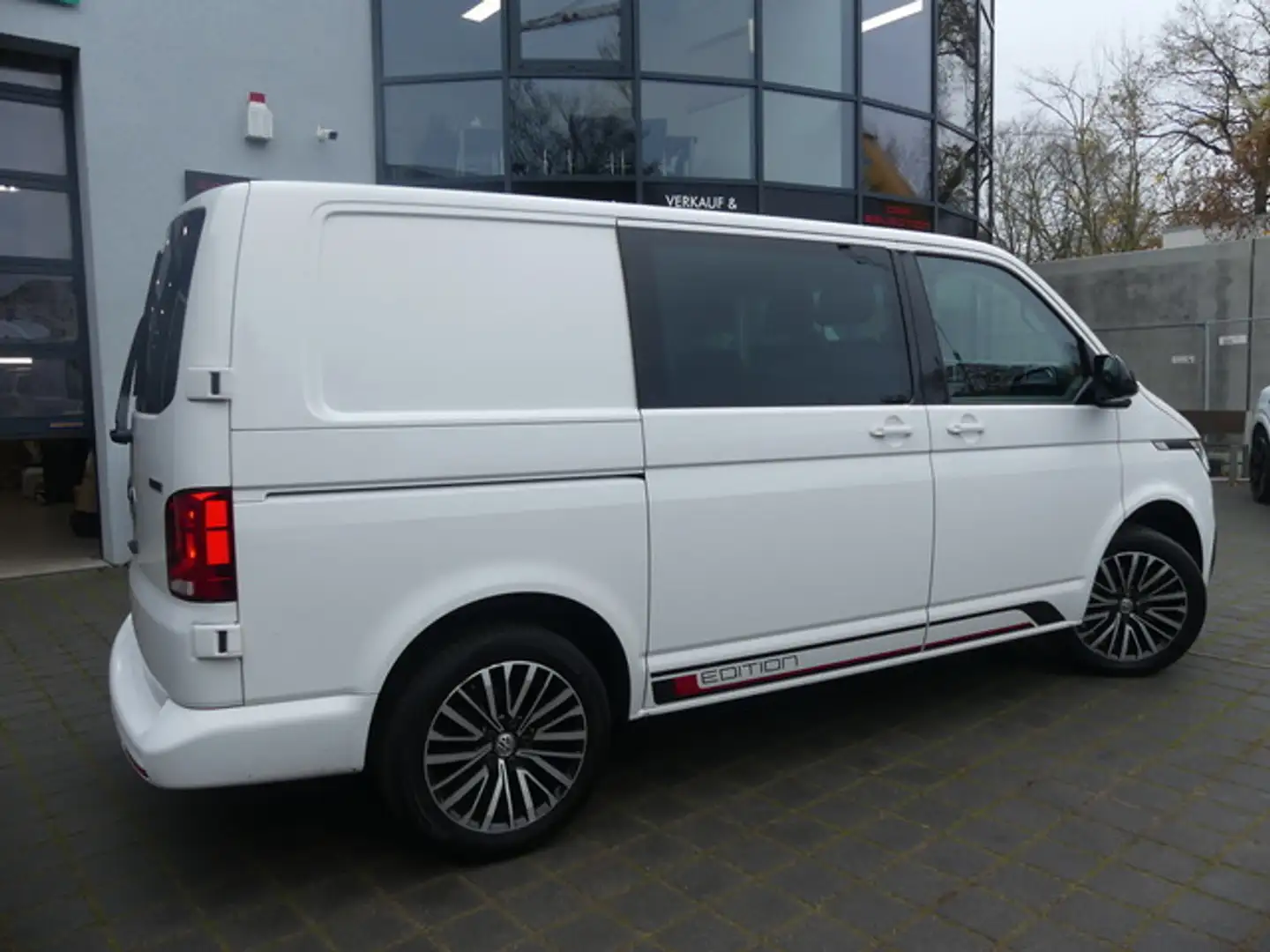 Volkswagen T6.1 Transporter Kasten 2.0 TDI 4MOT ACC/LED/KAM Blanc - 2