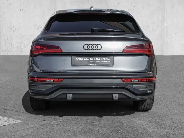 Audi Q5 view 6
