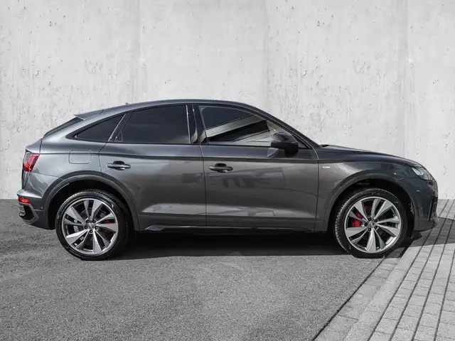 Audi Q5 view 5