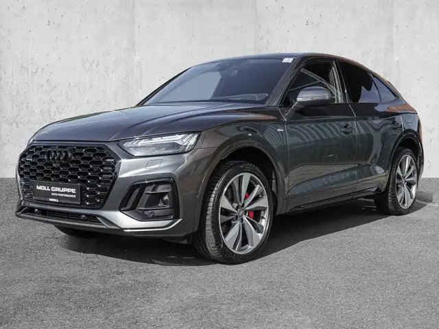 Audi Q5 view 2