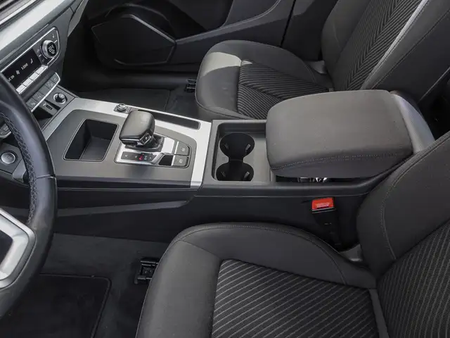 Audi Q5 view 15