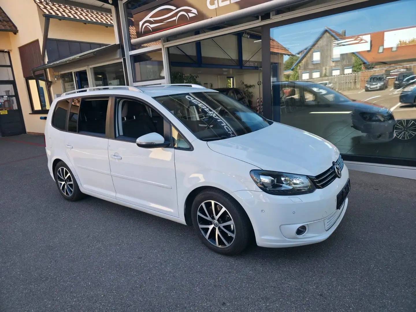 Volkswagen Touran Style EcoFuel Weiß - 1