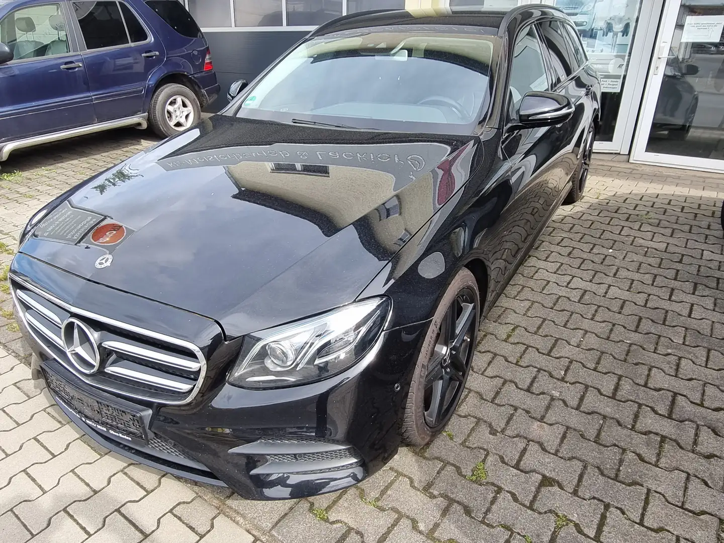 Mercedes-Benz E 220 E 220 d (213.204) Schwarz - 1