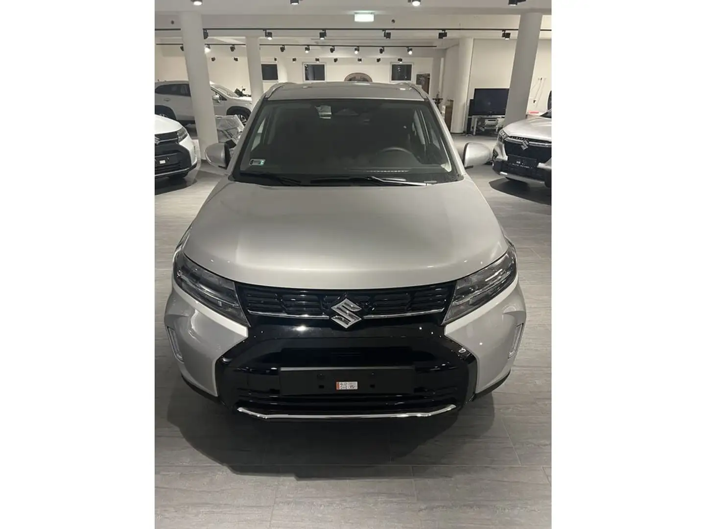 Suzuki Vitara 1.4 AllGrip Hybrid 4x4 Shine Navi Facelift Silber - 2