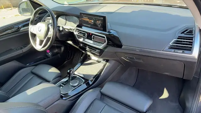 BMW X3 view 10