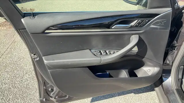 BMW X3 view 7