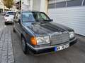 Mercedes-Benz 200 W 124 200 E Oldtimer - thumbnail 1