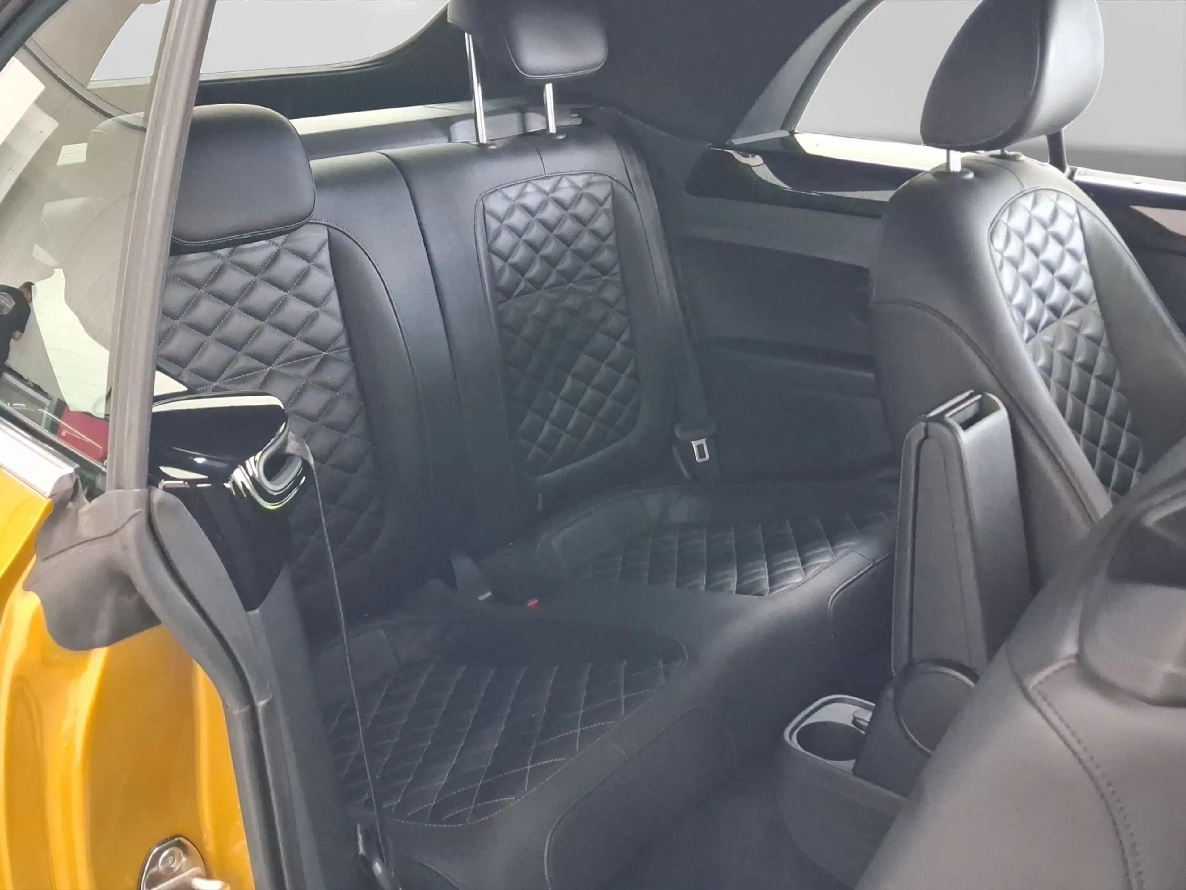 Volkswagen Beetle Cabriolet 2.0 TSI EXCLUSIVE R-LINE LEDER — photo 6