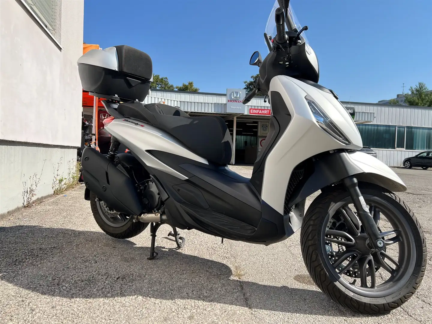 Piaggio Beverly 400 - 2