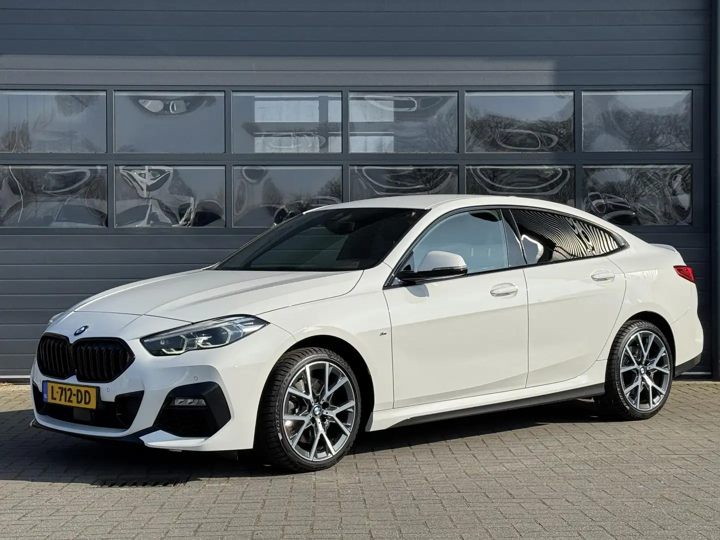 BMW 220 2-SERIE GRAN COUPÉ 220I HIGH EXECUTIVE I M-SPORT I Wit - 1
