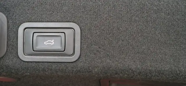 Audi A6 view 10