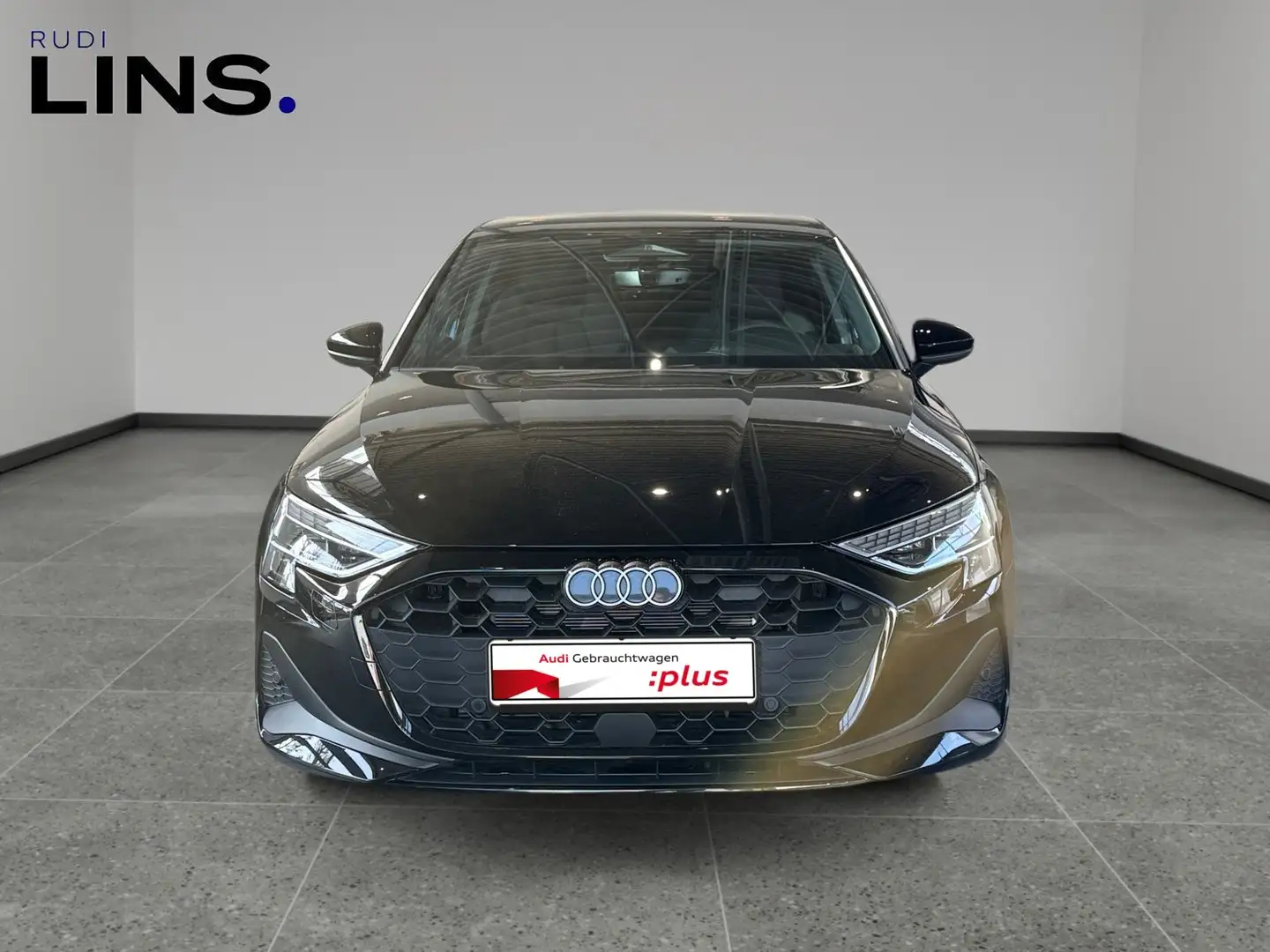 Audi A3 30 TFSI Schwarz - 2