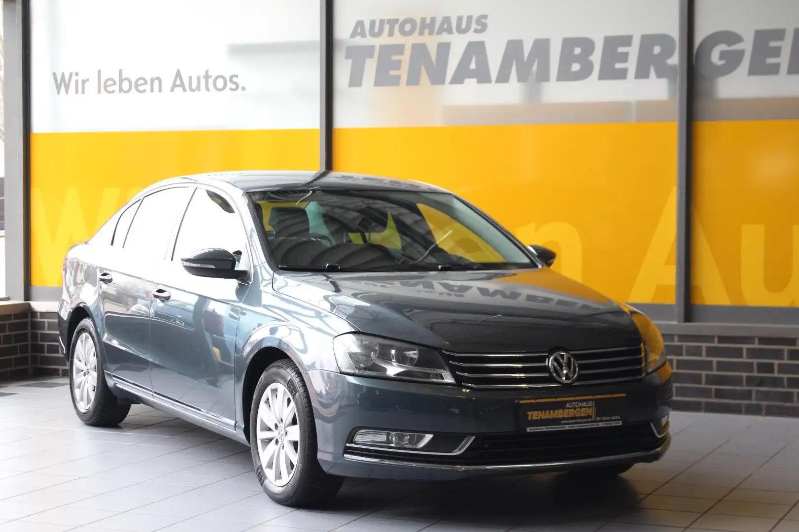 Volkswagen Passat Comfortline BlueMotion Navi PDC Grau - 2