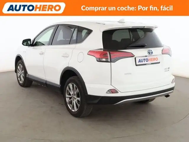 Toyota Rav4 view 4