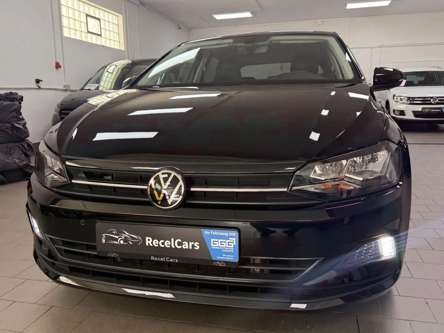 Volkswagen Polo VI 1.0 TSI Comfortline*DSG*NAVI*PDC*VIRTUEL Noir - 1