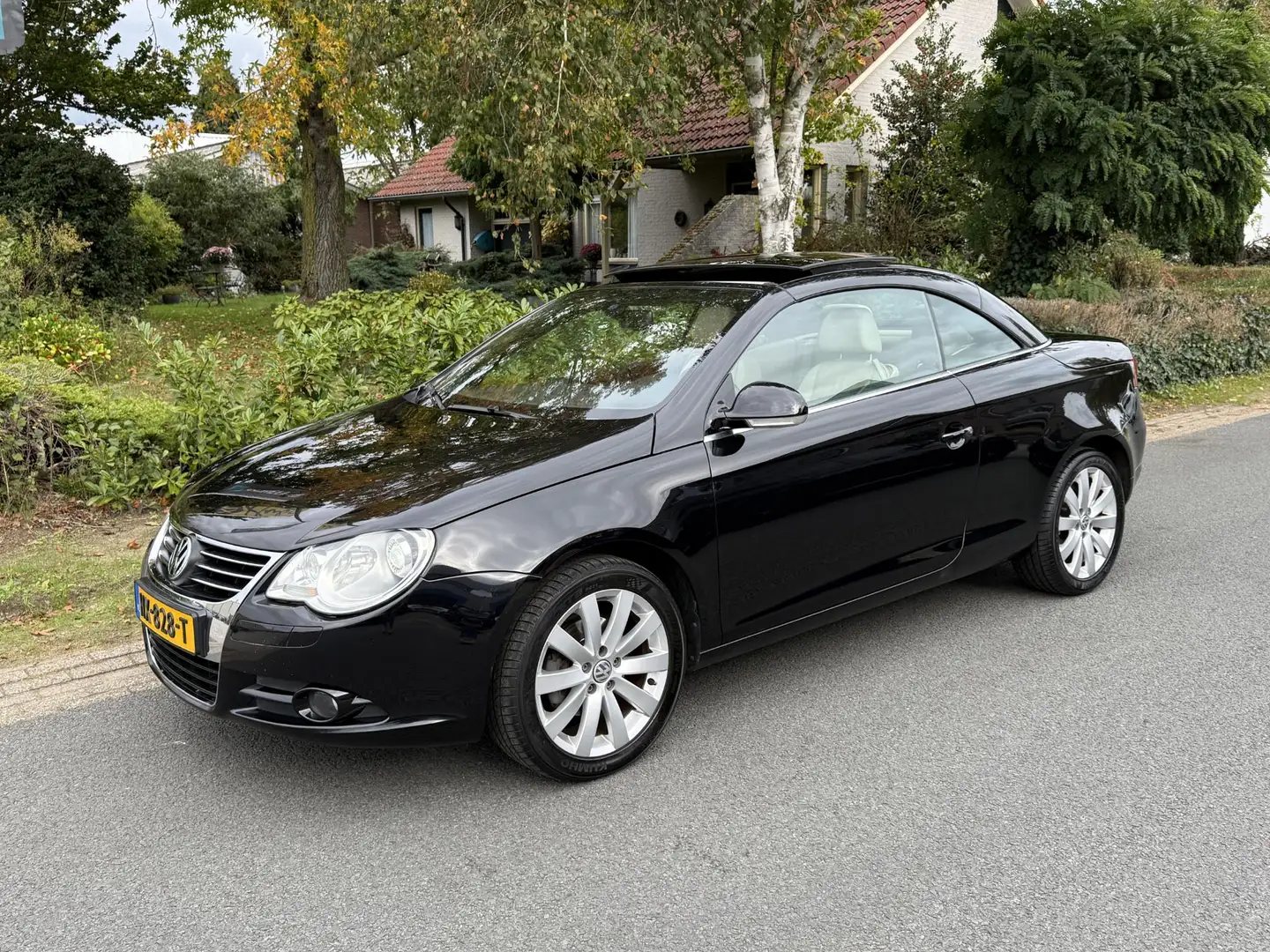 Volkswagen Eos 2.0-16v FSI 150PK Leder•Navi Noir - 1