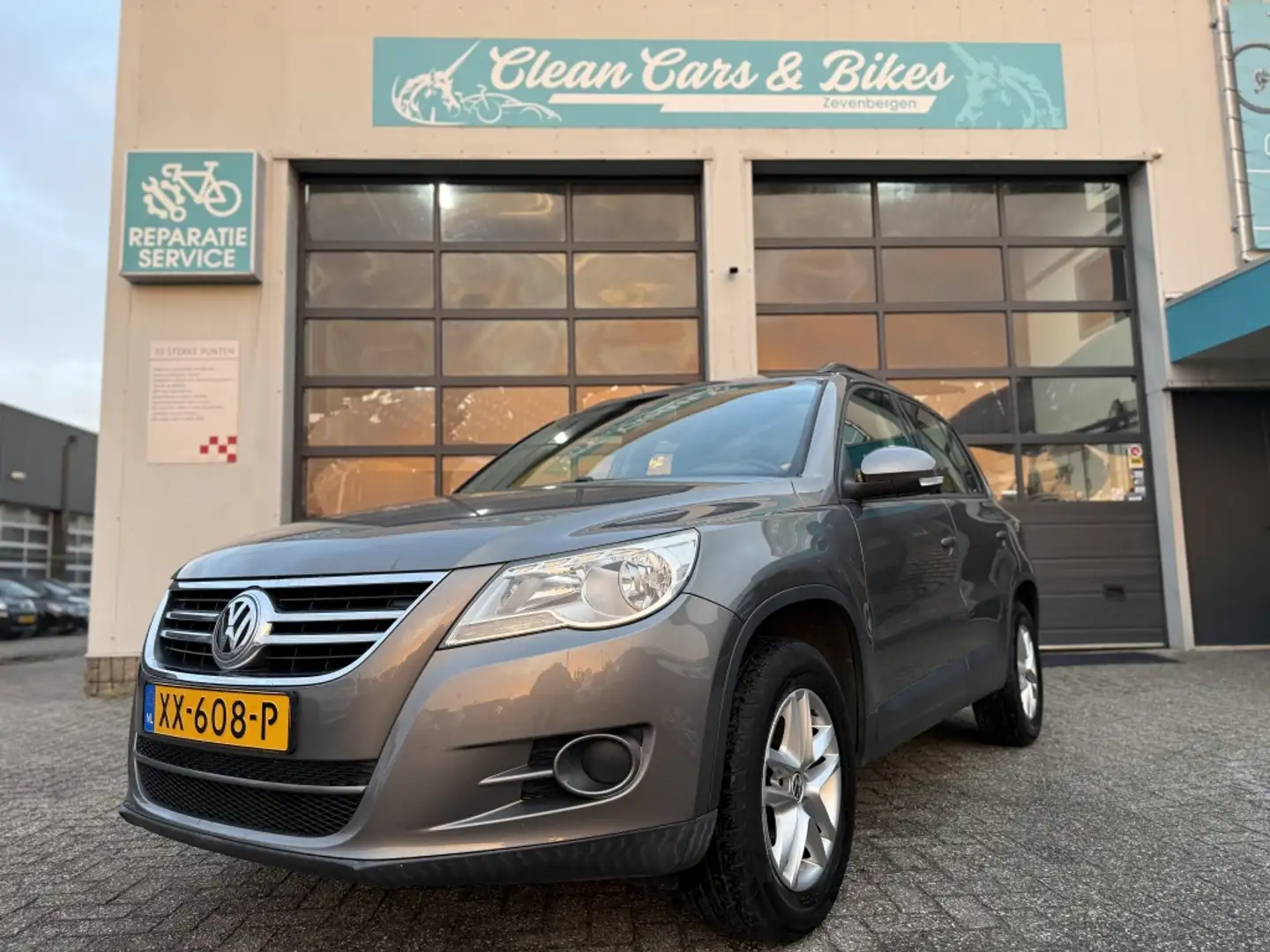 Volkswagen Tiguan 1.4 TSI Trend&Fun Grau - 1