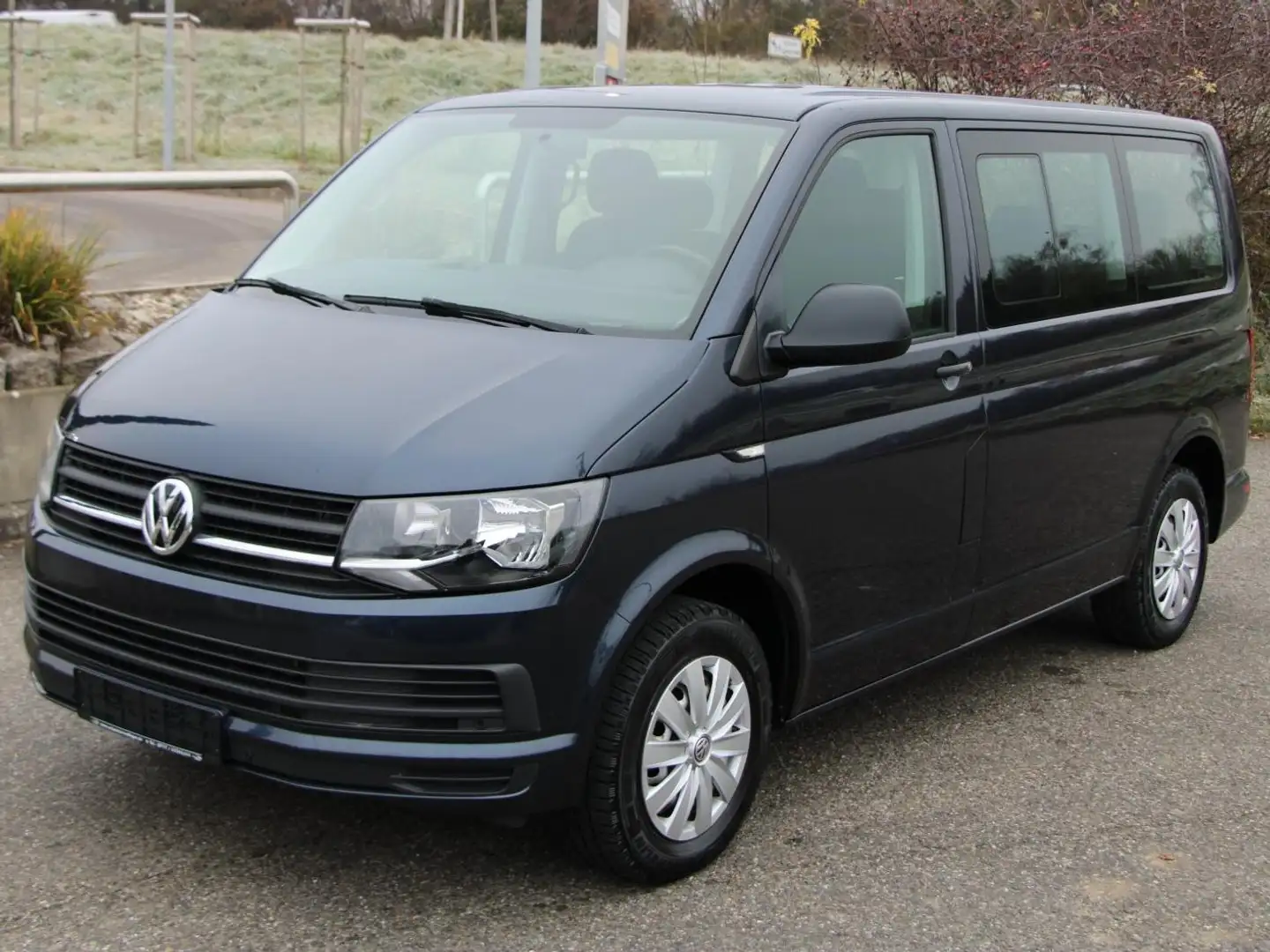 Volkswagen T6 Multivan TDI Trendline DSG 150 PS Blauw - 1