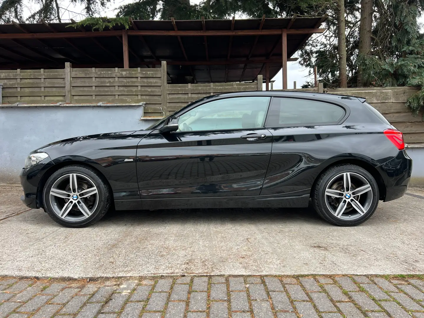 BMW 116 i Sportshatch3pt Pack Sport Line (cuir navi clim) - 2