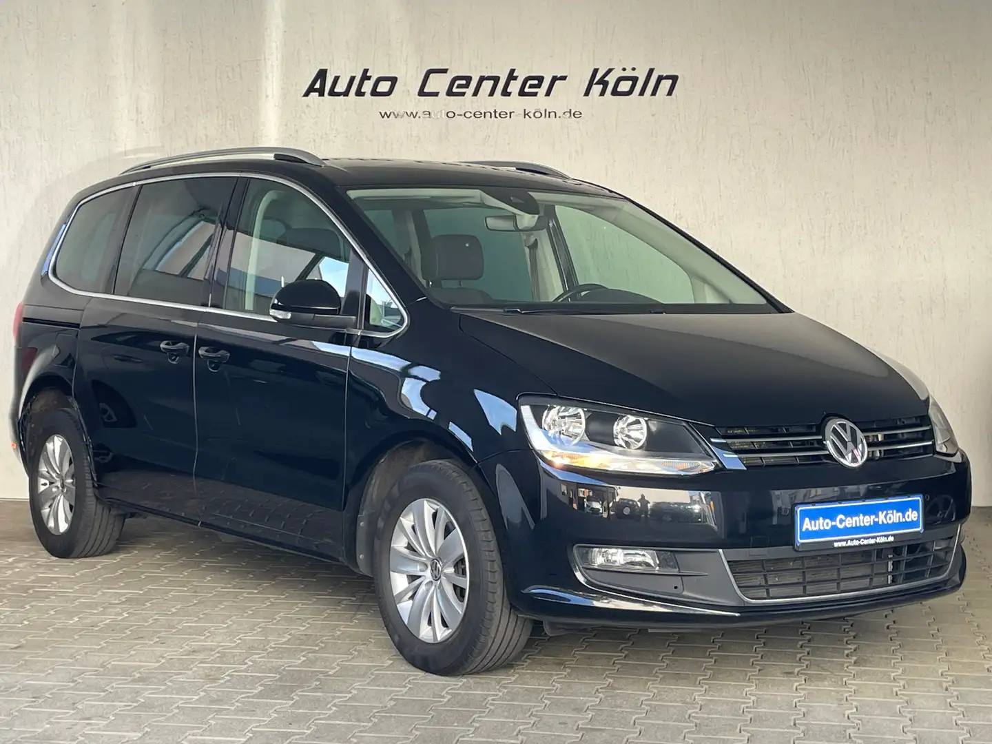Volkswagen Sharan 2.0 TDI DSG Comfortline BMT*Navi*1.Hand* Schwarz - 2