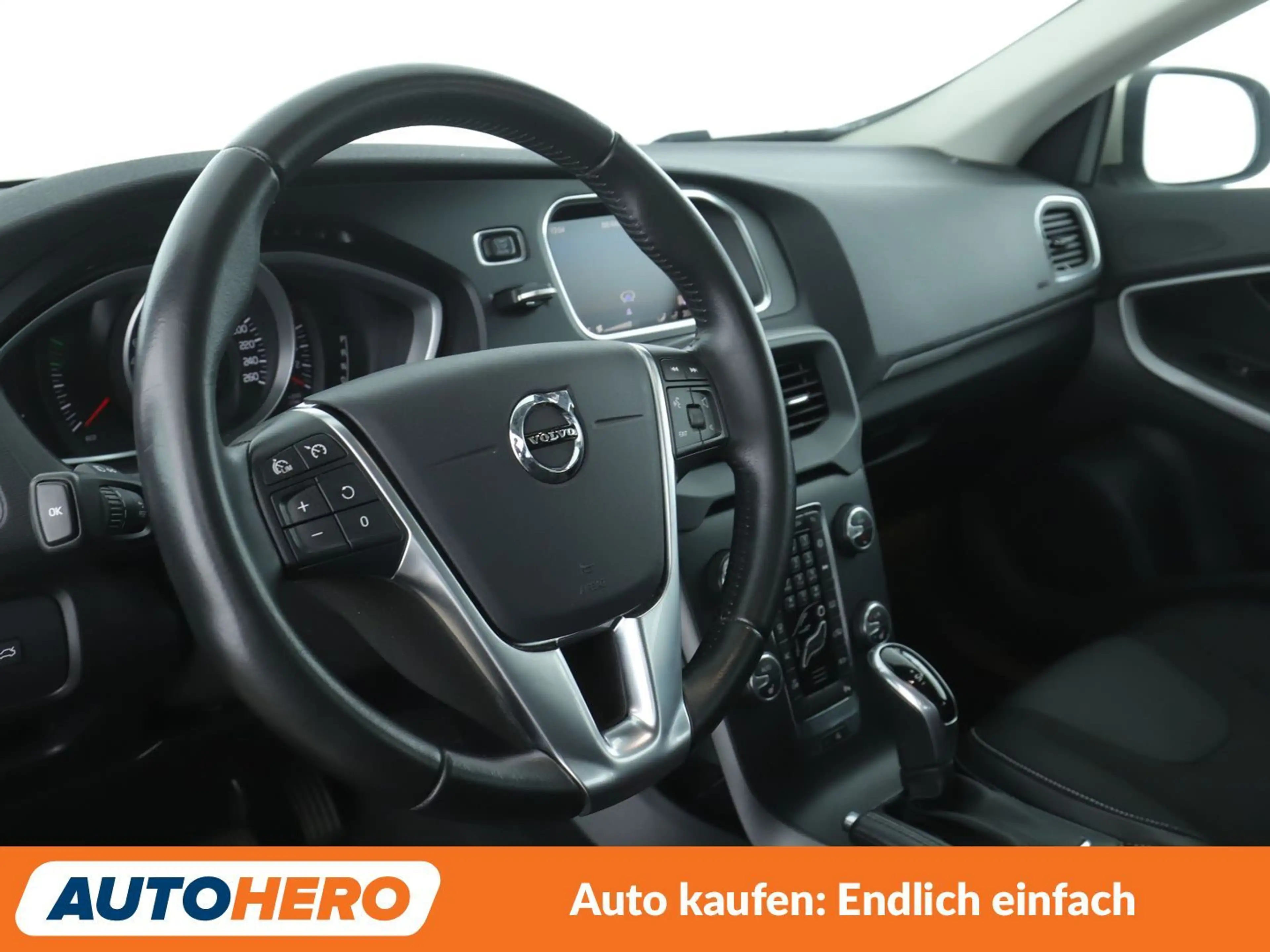 Volvo V40 1.5 Momentum Aut.*NAVI*LED*TEMPO*PDC*SHZ* — photo 11