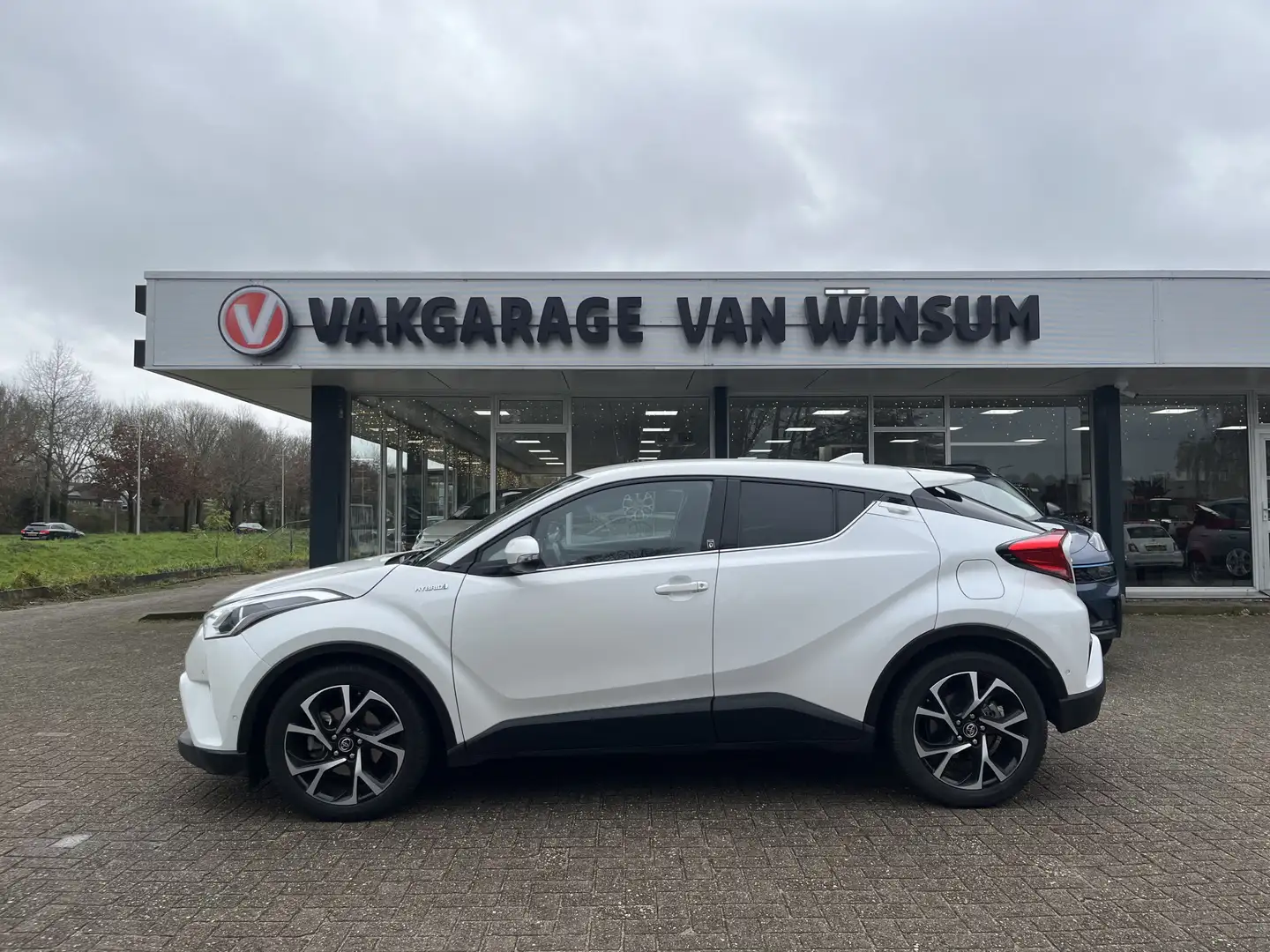 Toyota C-HR 1.8 Hybrid Active Navi Cruise Lmv Acamera Wit - 2