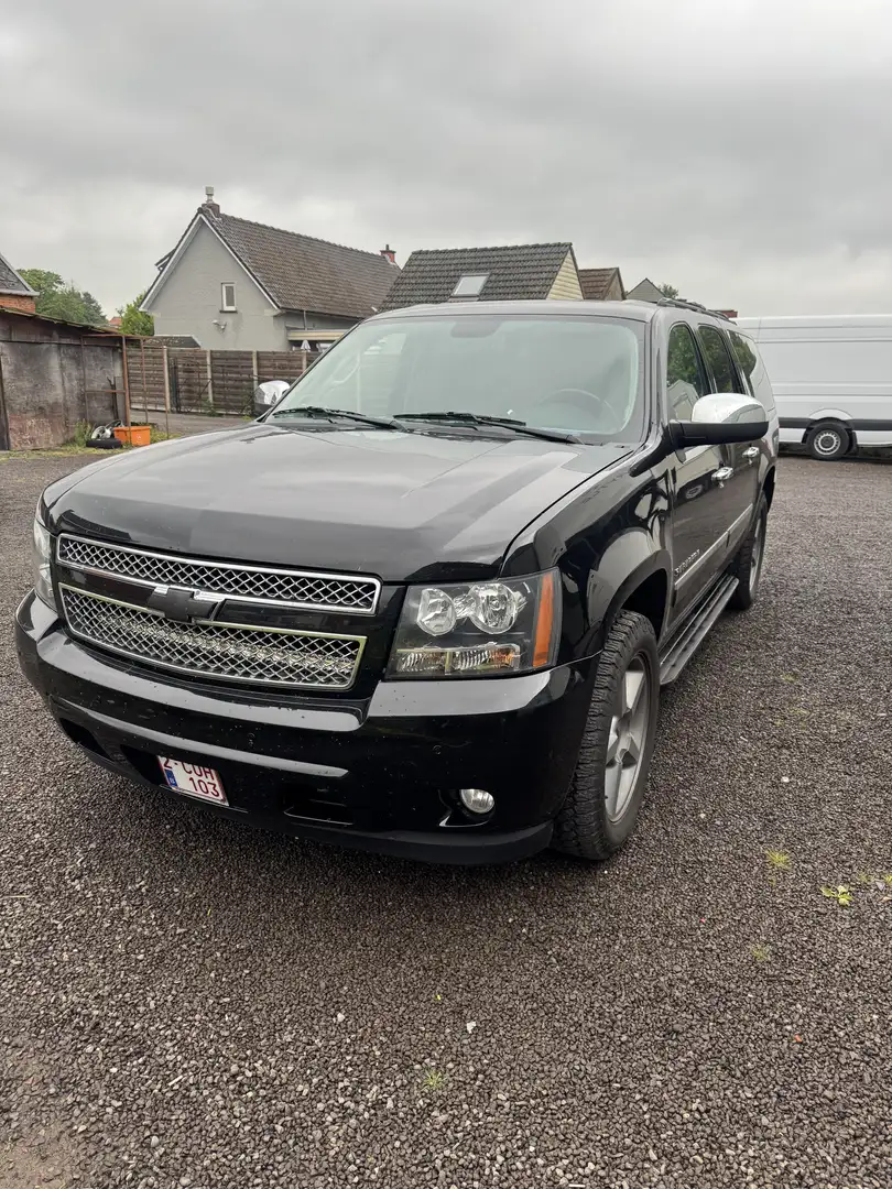Chevrolet Suburban - 1