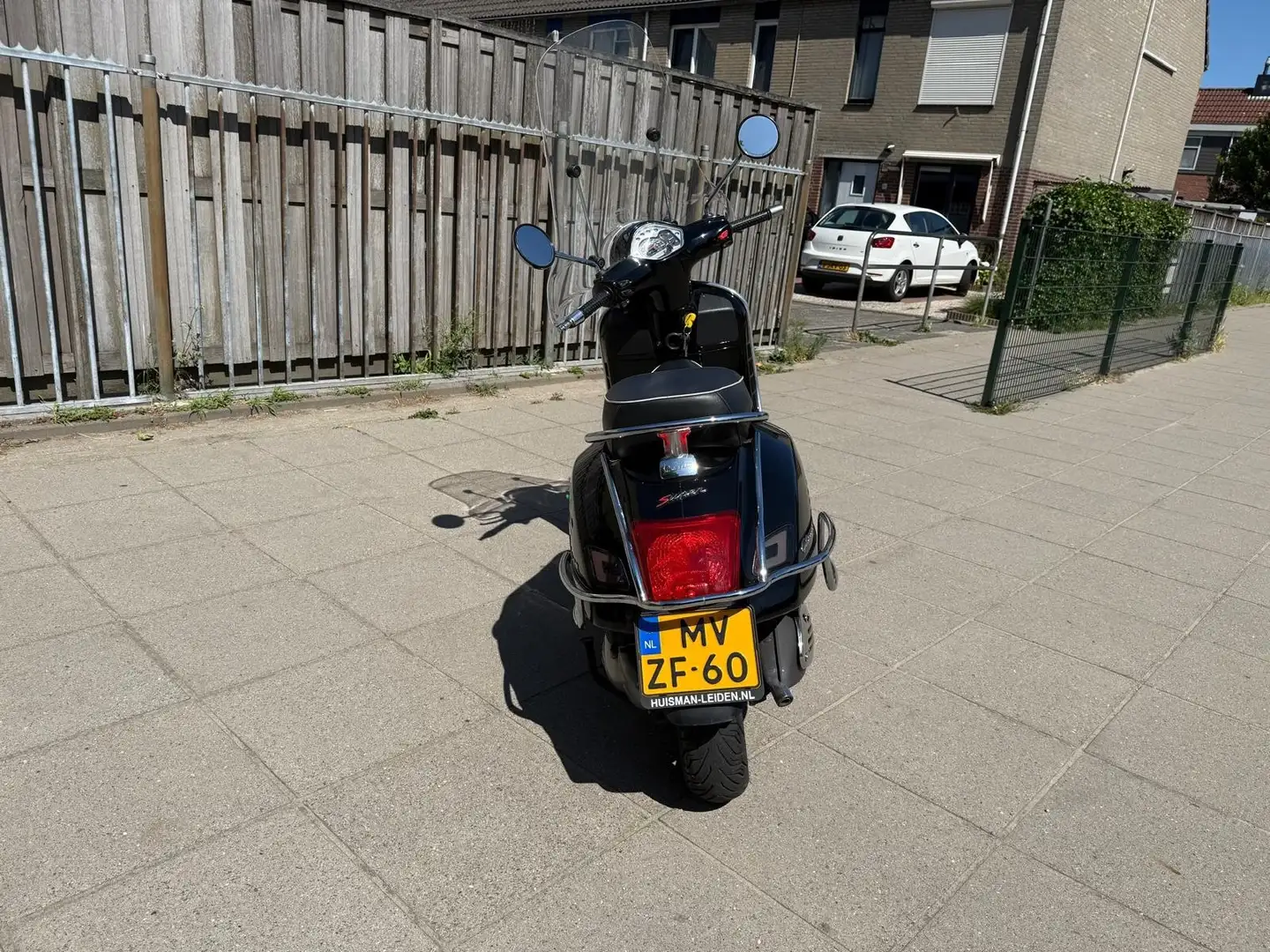 Vespa GTS Super Tech 300 Noir - 2