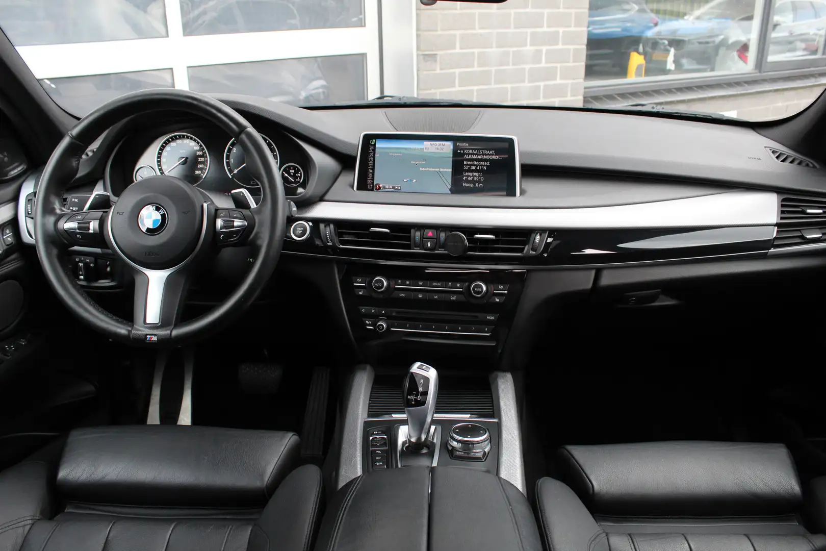 BMW X5 xDrive40e High Executive M-Sport / HUD / Panoramad crna - 2