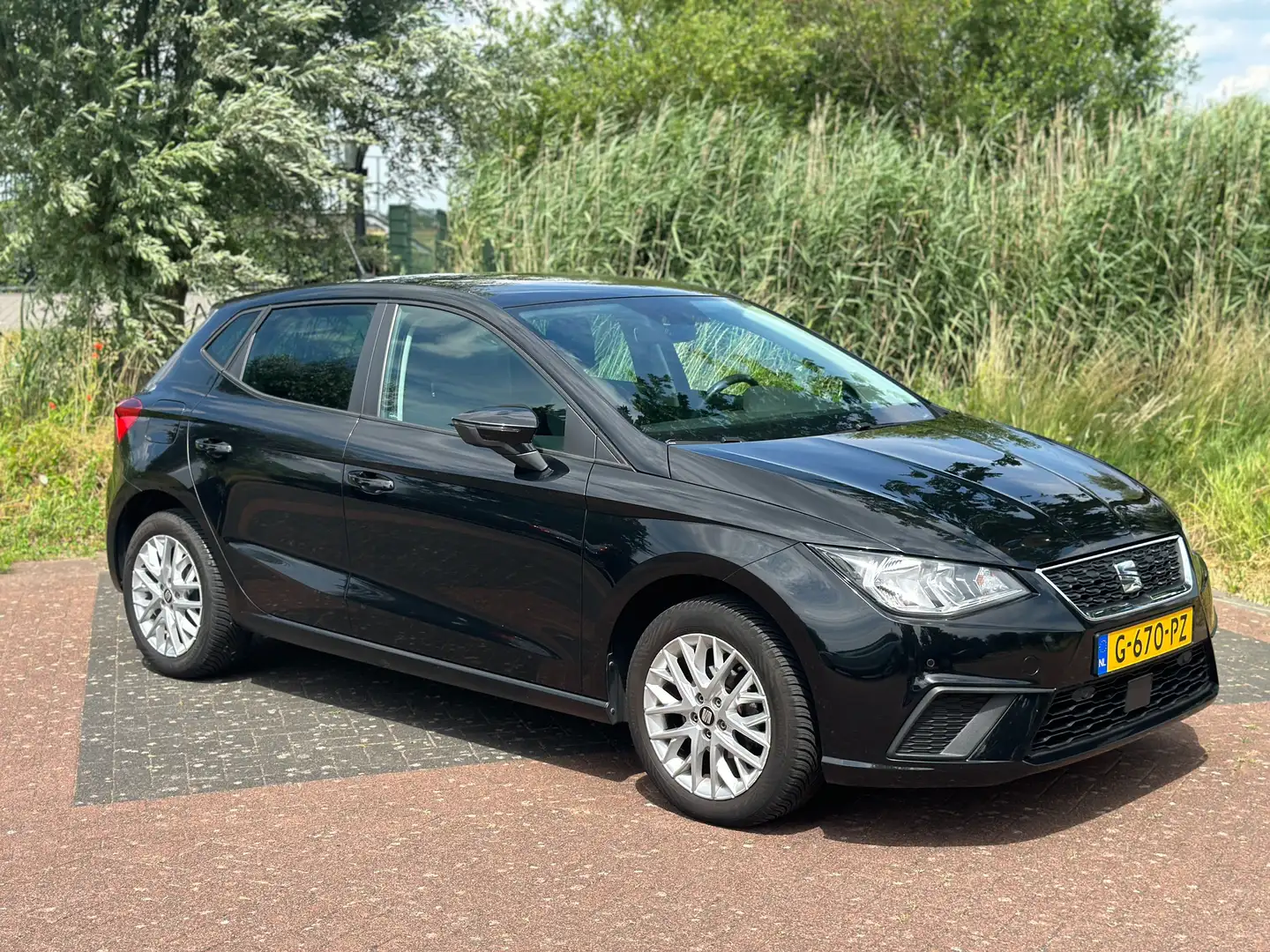 SEAT Ibiza Ibiza 1.0 TSI St. BnsInt. Zwart - 1