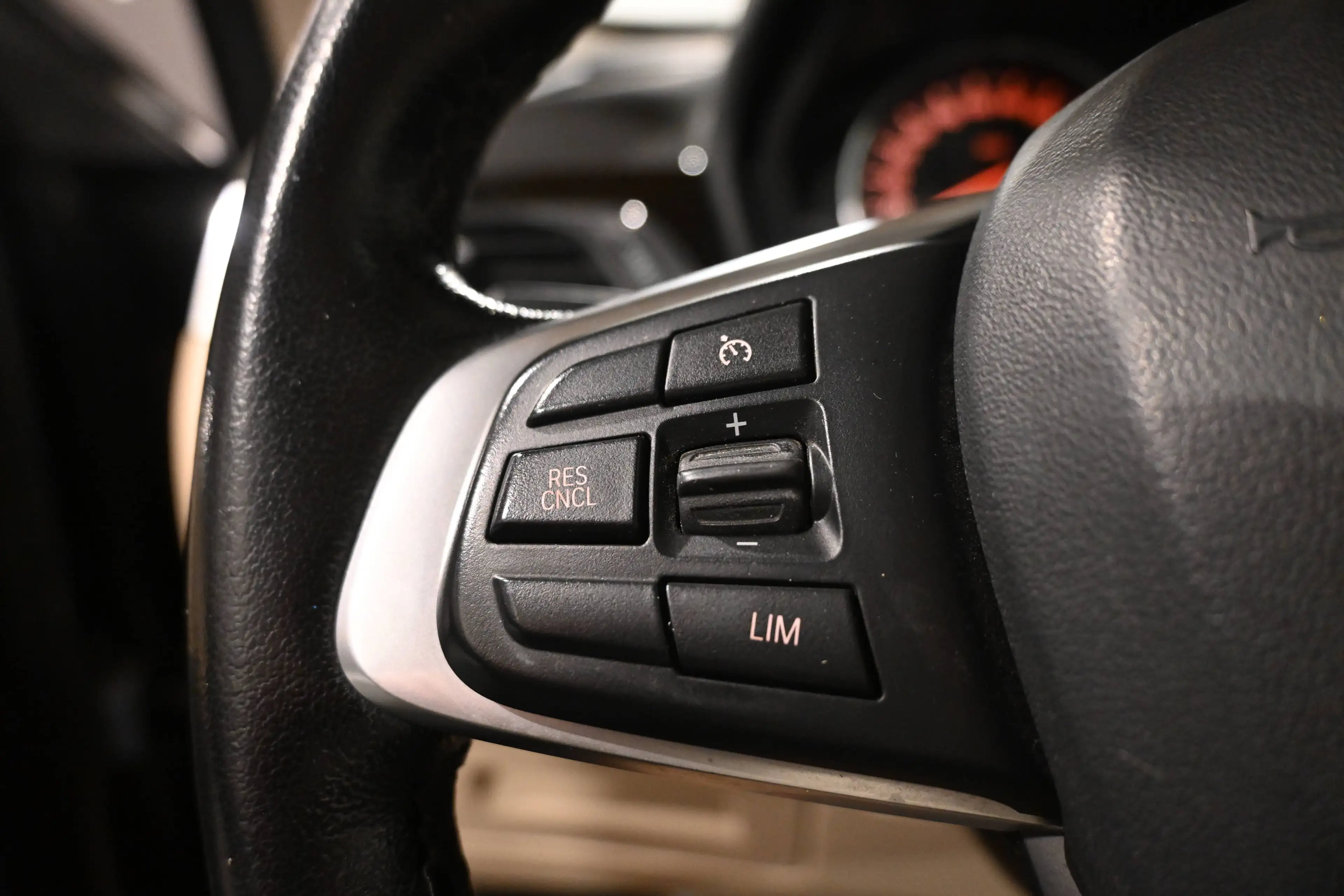 BMW X1 X1 1.5 d sDrive16 PACK SPORT / TOIT PANORAMIQUE / LEDS / CUIR / PDC !! — photo 14