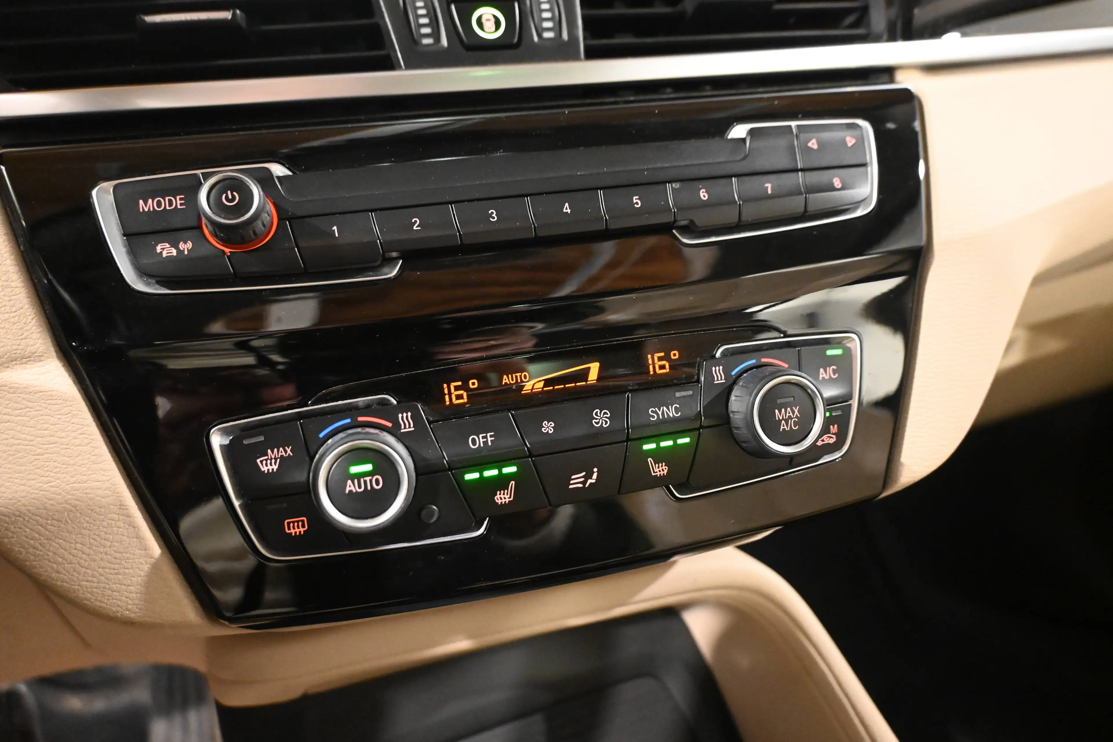 BMW X1 X1 1.5 d sDrive16 PACK SPORT / TOIT PANORAMIQUE / LEDS / CUIR / PDC !! — photo 15