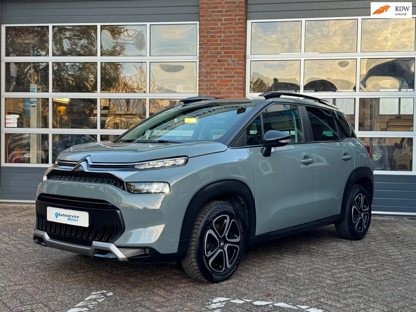 Citroen C3 Aircross 1.2 PureTech facelift, Business, Navi, Leder, Stoe Grijs - 1