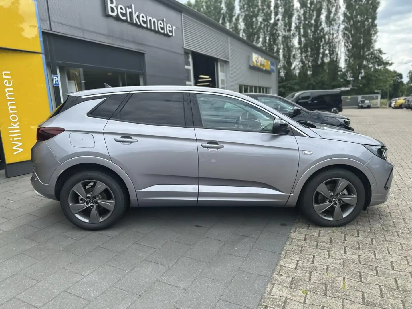 Opel Grandland 1.2 Elegance ** Navi/Kamera/LED ** Grau - 2