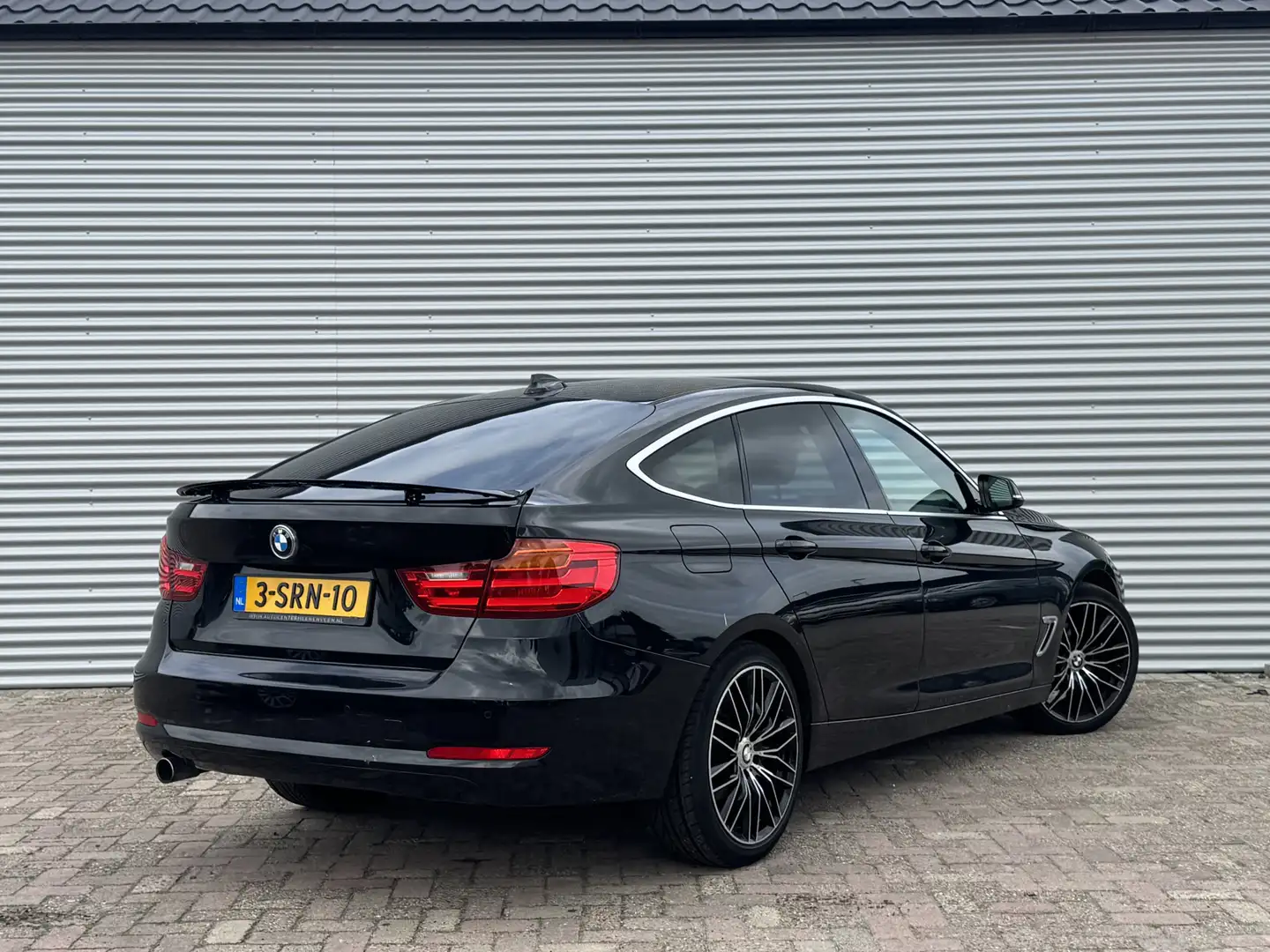 BMW 320 3-serie Gran Turismo 320i High Executive | Nieuw B Zwart - 2