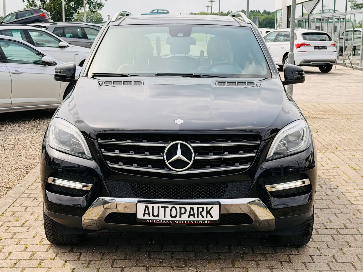 Mercedes-Benz ML 250 CDI BlueTec *AHK*LEDER*NAVI*PANORAMADACH* Schwarz - 2
