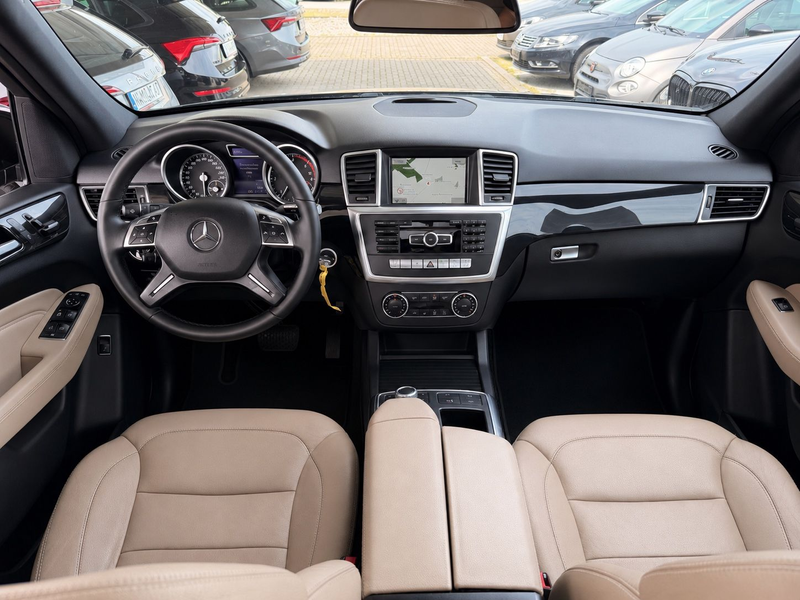Mercedes-Benz ML 250 CDI BlueTec *AHK*LEDER*NAVI*PANORAMADACH* — photo 11