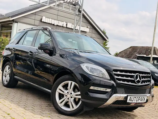 Mercedes-Benz ML 250 CDI BlueTec *AHK*LEDER*NAVI*PANORAMADACH*