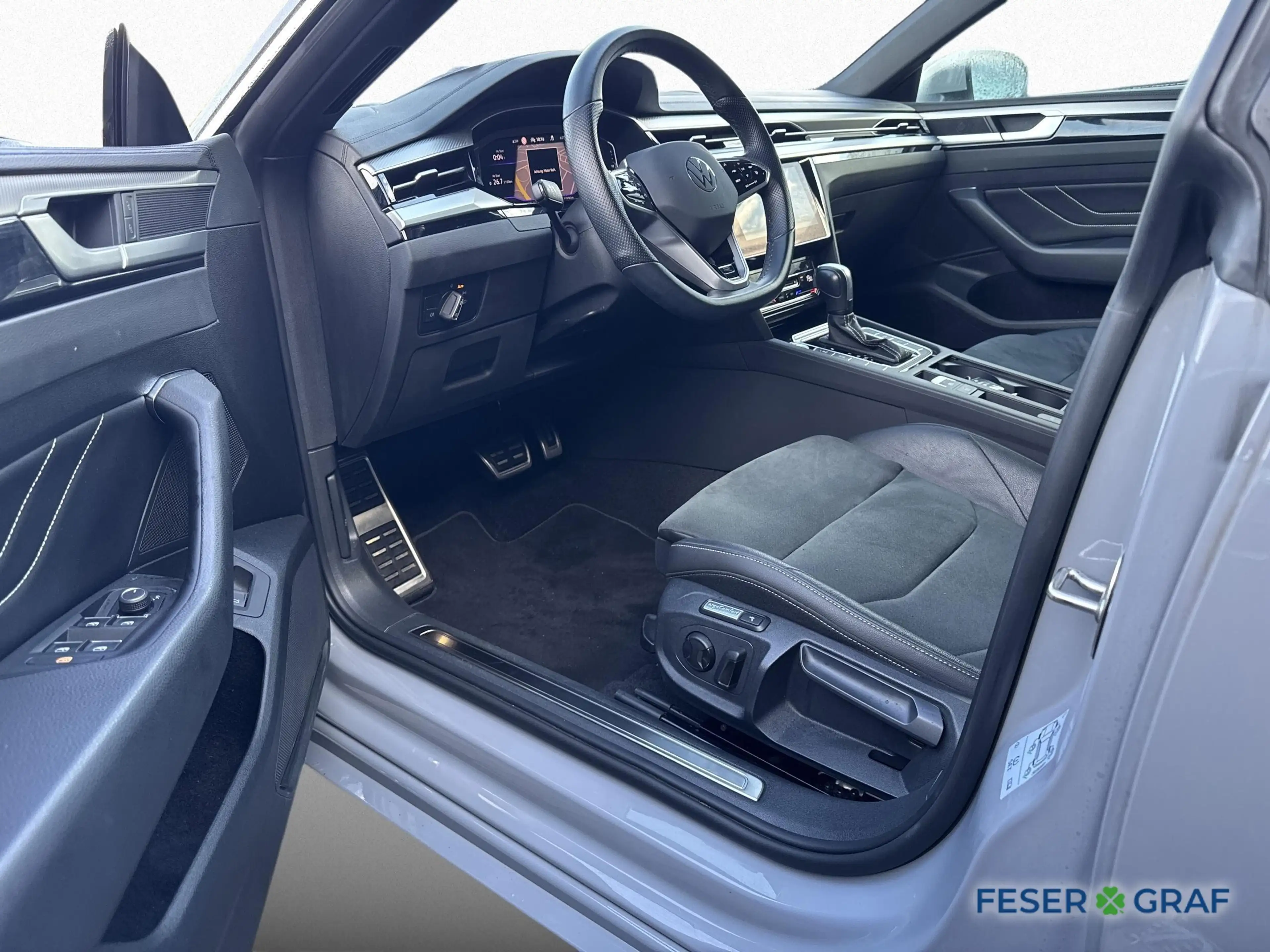 Volkswagen Arteon 2.0 TDI DSG R-LINE AHK PANO KAM NAVI — photo 10
