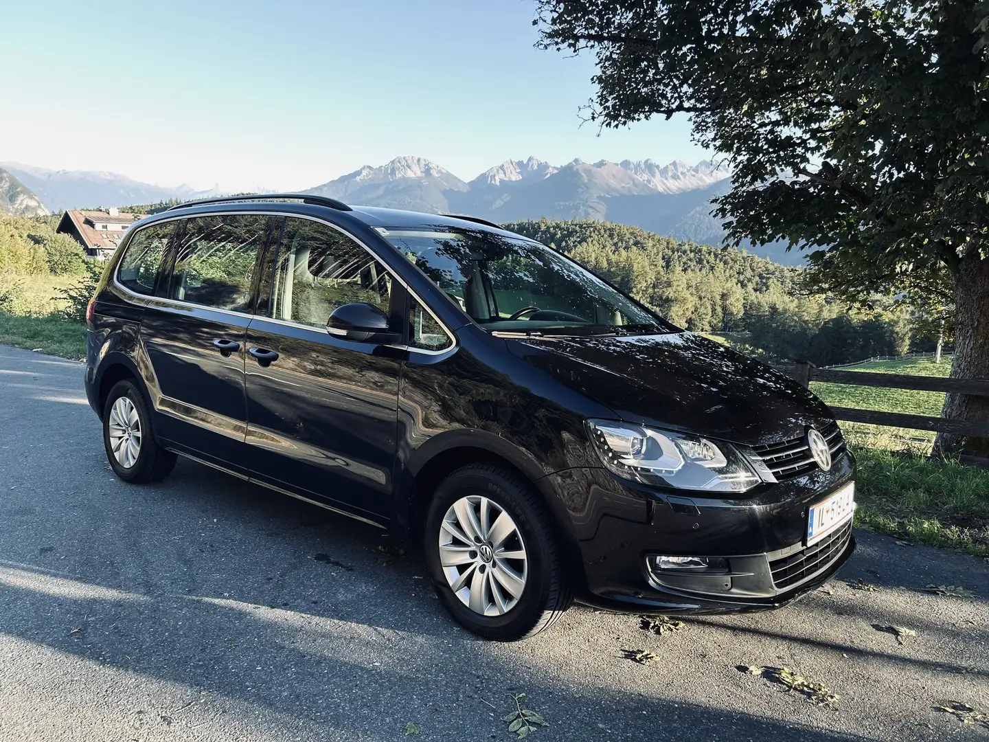 Volkswagen Sharan Comfortline BMT SCR 2,0 TDI 4Motion Schwarz - 1